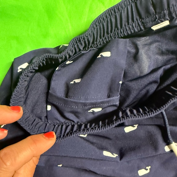 Vineyard Vines Dark Blue Whale Pattern Athletic Shorts - Picture 3 of 5